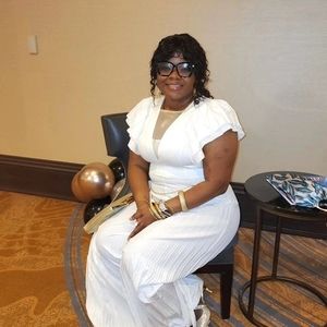 Meet your Posher, Myra